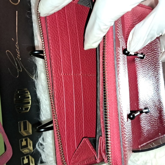 Gucci Red GG Zippy Wallet EUC - Picture 12 of 16